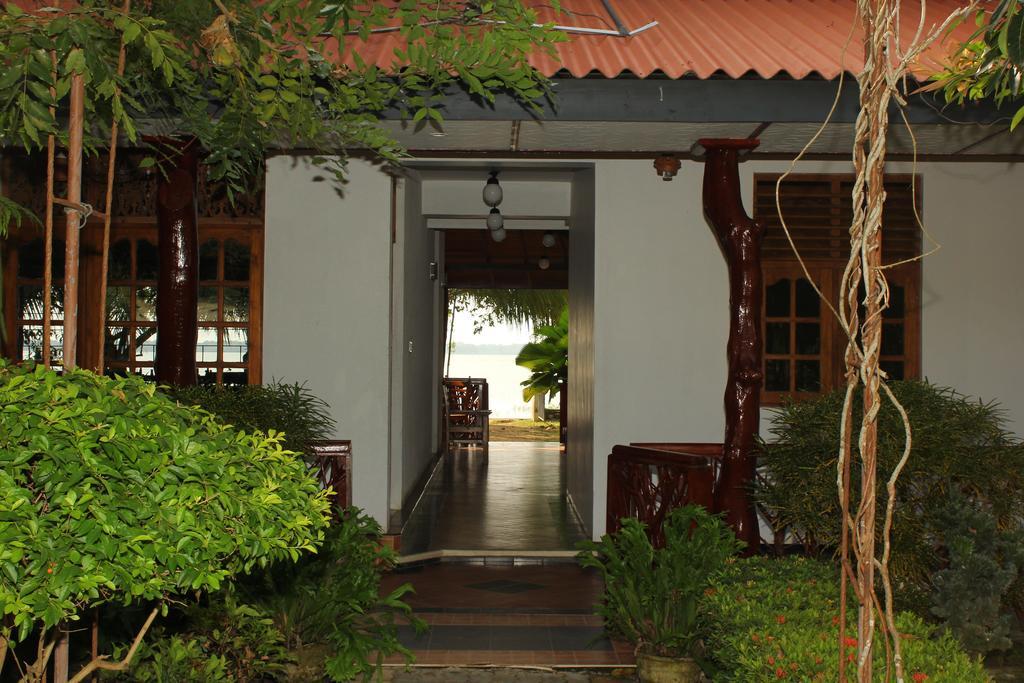Wila Safari Hotel Tissamaharama Eksteriør billede